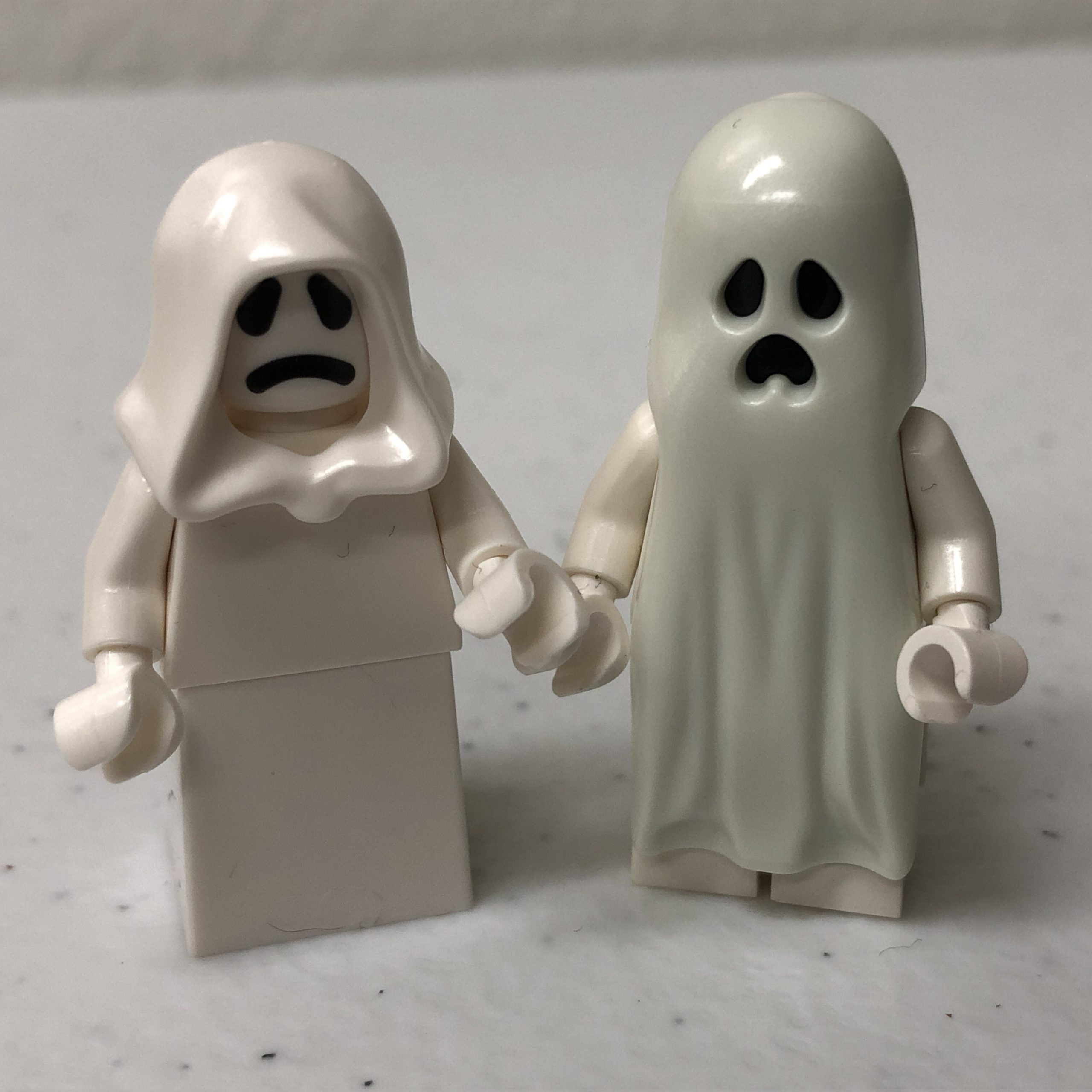 Comparison of Old LEGO Ghost with New whataslacker about bricks